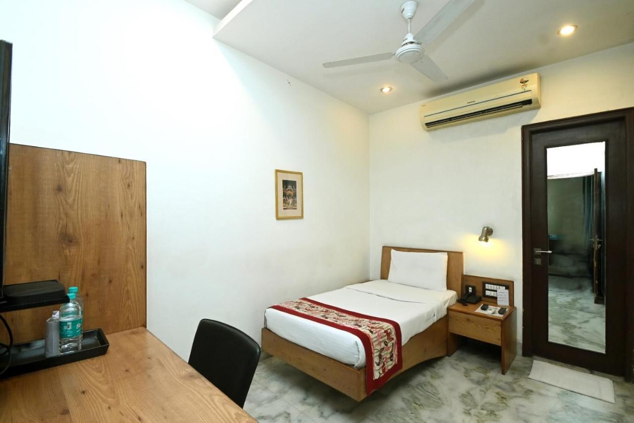 Hotel Yulia- Le Amour Inn Τζαϊπούρ Εξωτερικό φωτογραφία