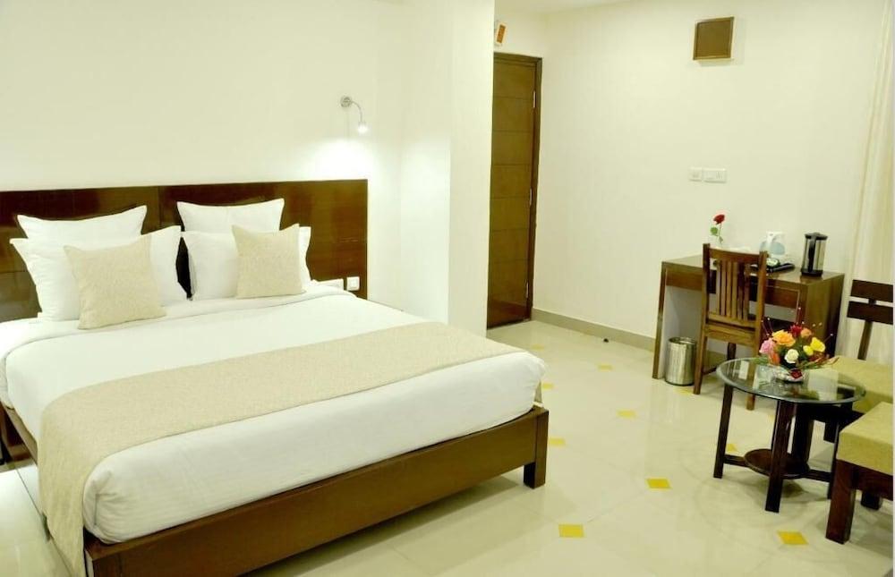 Hotel Yulia- Le Amour Inn Τζαϊπούρ Εξωτερικό φωτογραφία