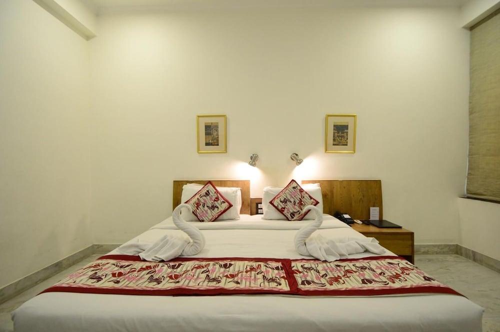 Hotel Yulia- Le Amour Inn Τζαϊπούρ Εξωτερικό φωτογραφία