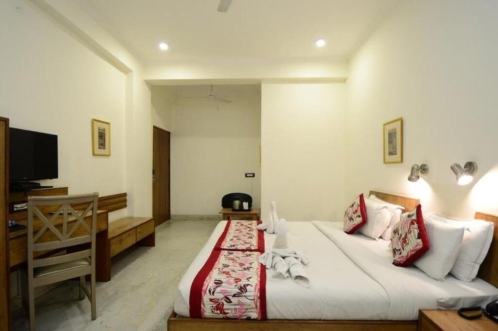 Hotel Yulia- Le Amour Inn Τζαϊπούρ Εξωτερικό φωτογραφία